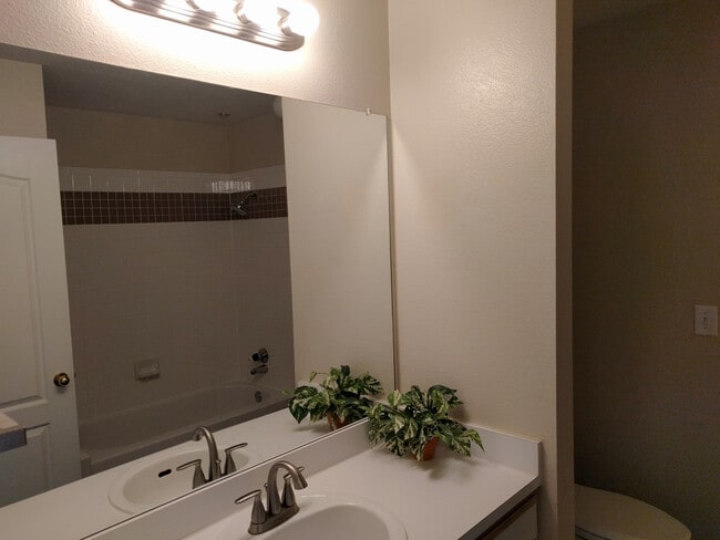 Bathroom - 6000 Shepherd Mountain Cove