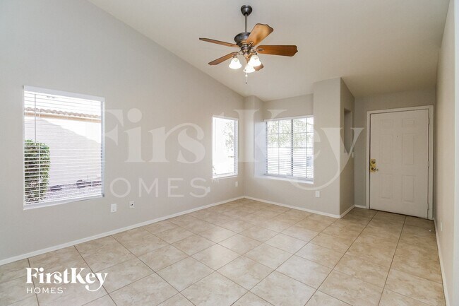 Foto del edificio - 902 S Ithica St