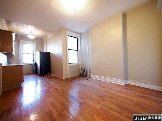 Building Photo - 879 St Johns Pl