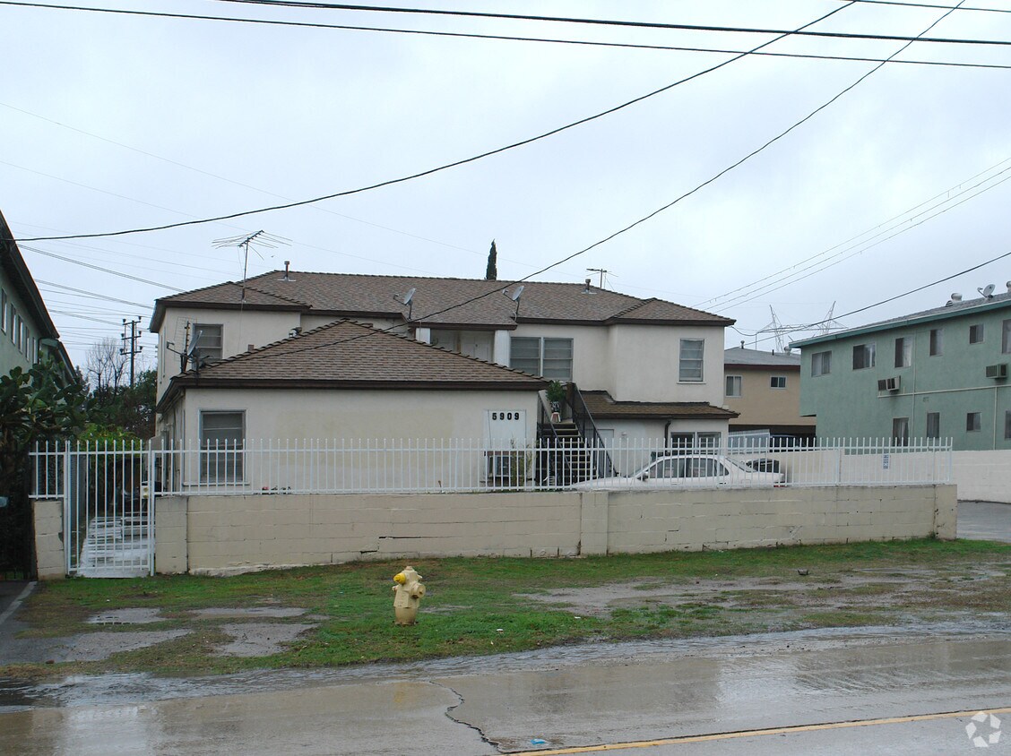 Building Photo - 5909 Cahuenga Blvd