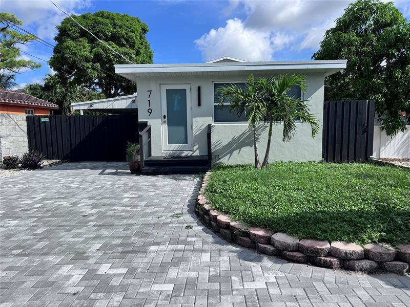 Foto principal - 719 NE 38th St