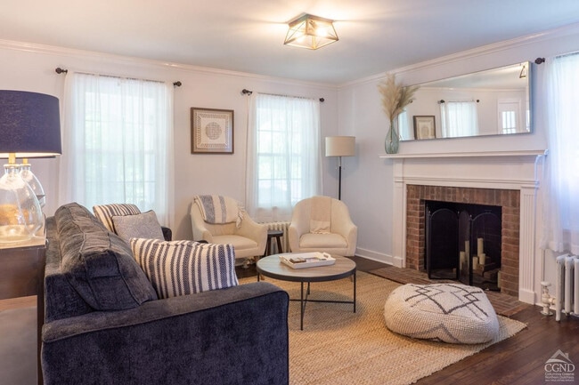 Building Photo - 426 Spook Rock Rd