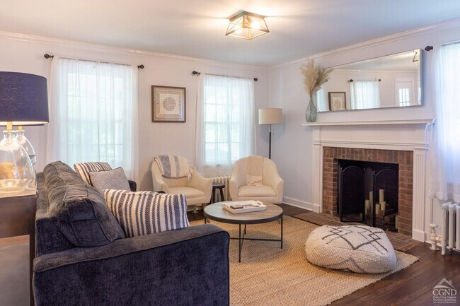 Foto del edificio - 426 Spook Rock Rd