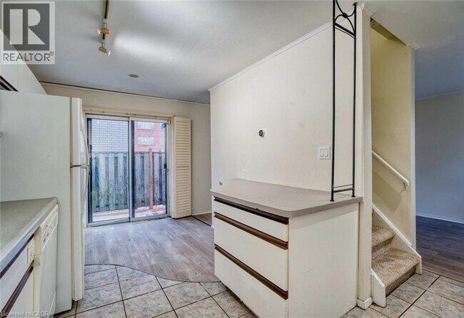 Building Photo - 61 High St