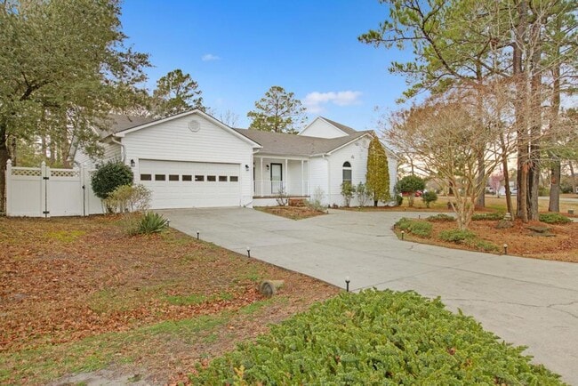 Building Photo - Community Water Access! Gorgeous Home!