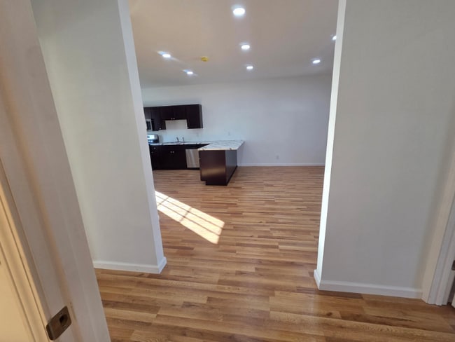 Foto del edificio - 203 N Elm St