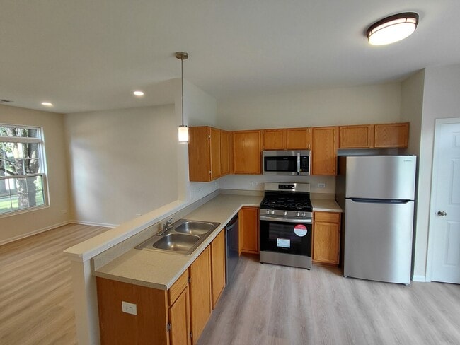 Building Photo - 7214 Bradley Dr