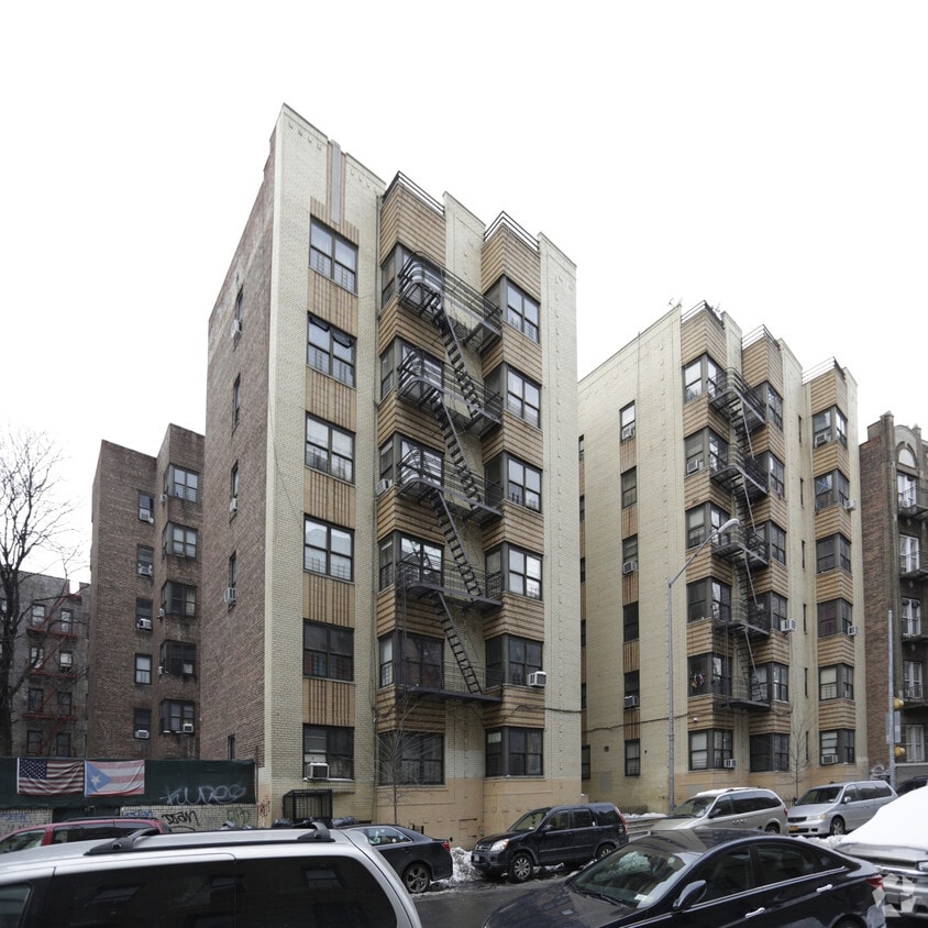 Building Photo - 2205 Creston Ave