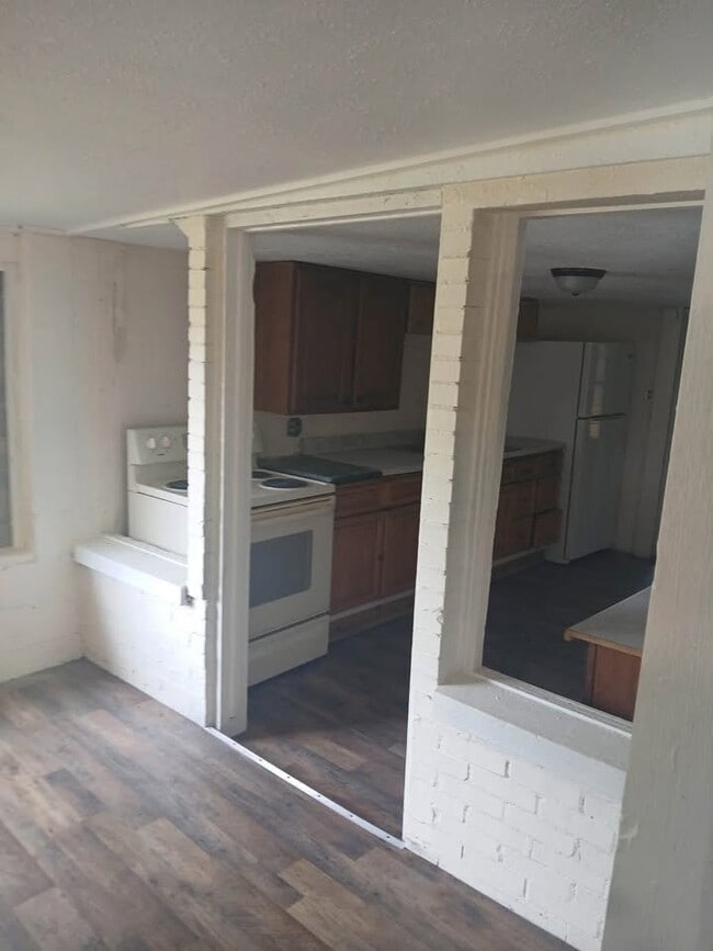 Building Photo - 4644 N Custer Terrace