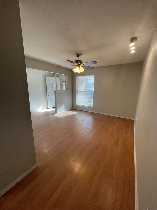 Foto del edificio - 314 NW Parkwood Ln