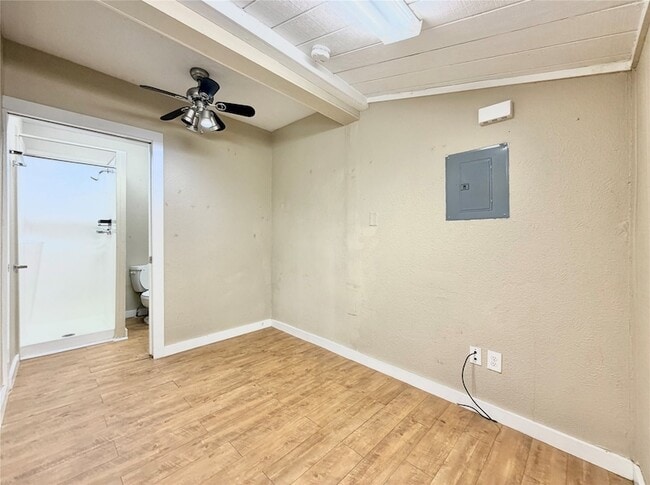 Photo - 1002 Gregg St Apartment