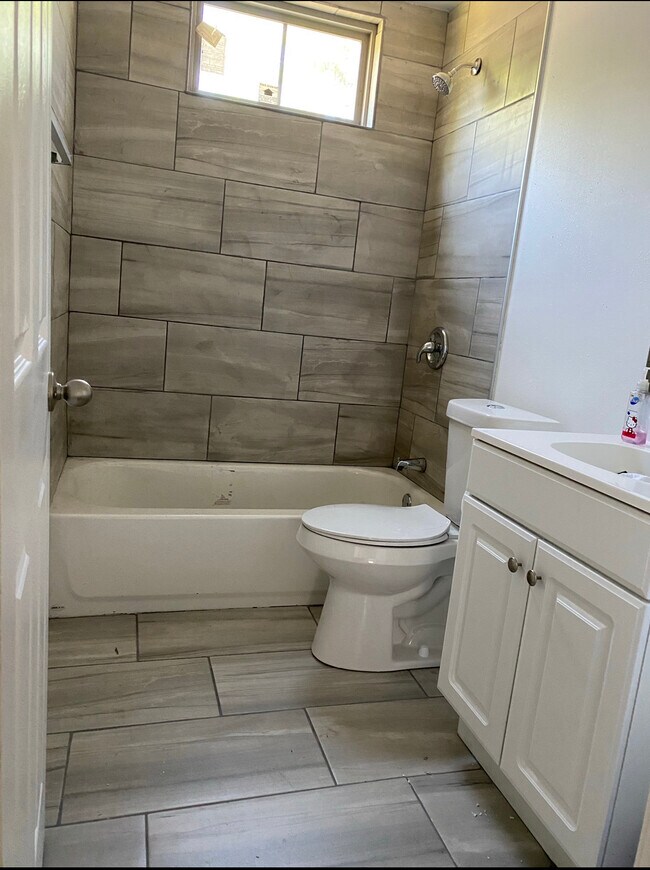 Bath - 3739 Webb Dr
