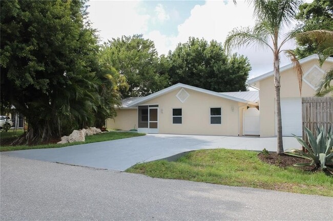 Building Photo - 308 Cypress Rd