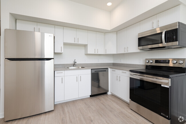 2BR, 1BA - 575SF - Kitchen - Sumner House