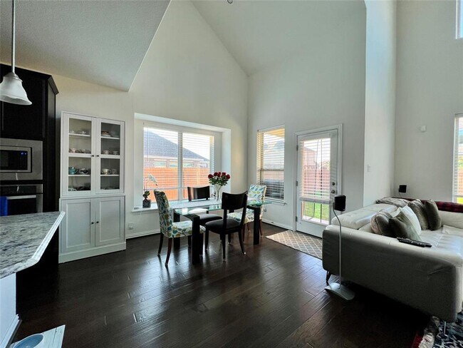 Foto del edificio - 3900 Eland Dr