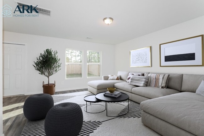 Building Photo - 15657 Briar Frst Dr