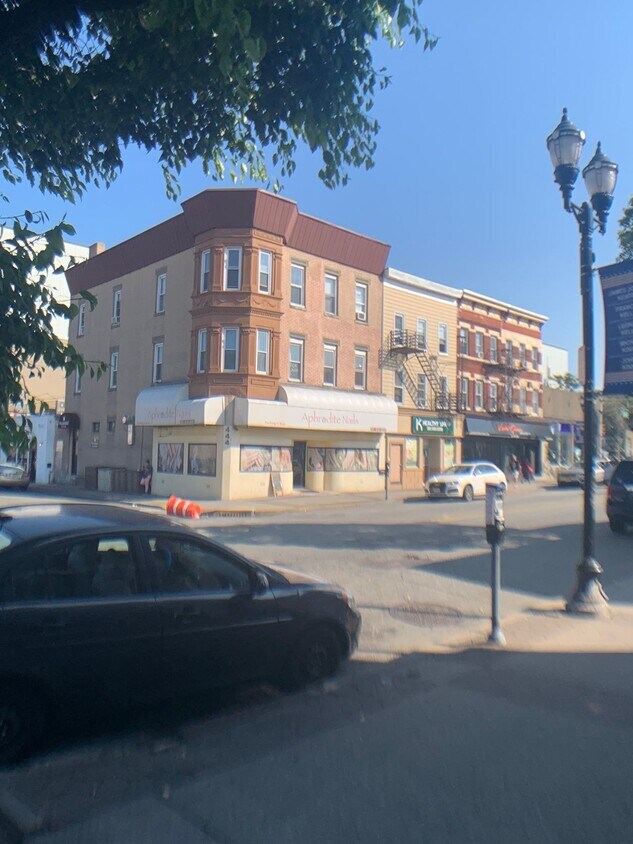 Primary Photo - 444 Broadway