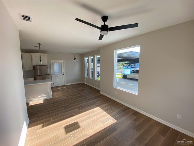 Building Photo - 3104 S Links Dr