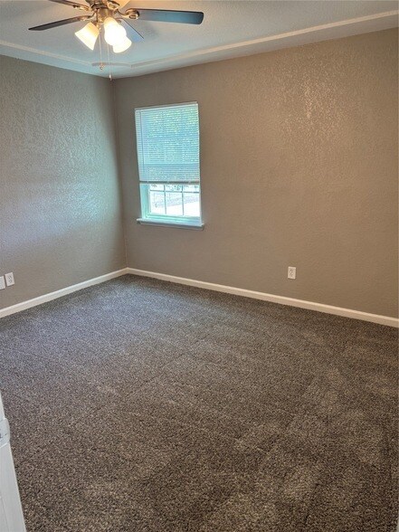 Foto del edificio - 357 NW Newton Dr