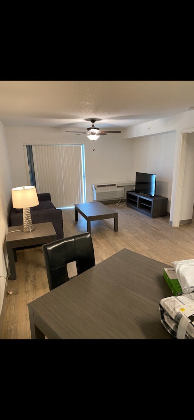 Praxis at Deerfield Beach Apartments Deerfield Beach, FL