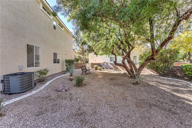 Building Photo - 9900 Calabasas Ave