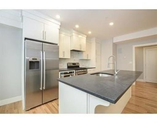 Foto del edificio - 333-339 W Broadway