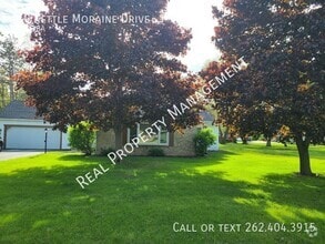 Building Photo - 419 Kettle Moraine Dr