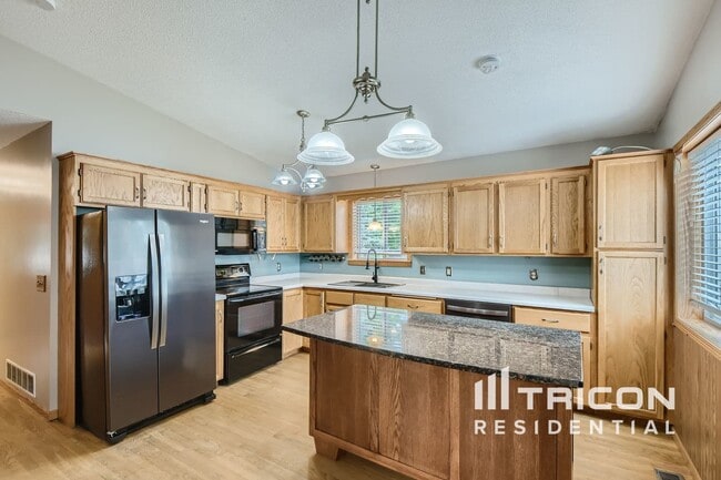 Building Photo - 9310 Eider Ln