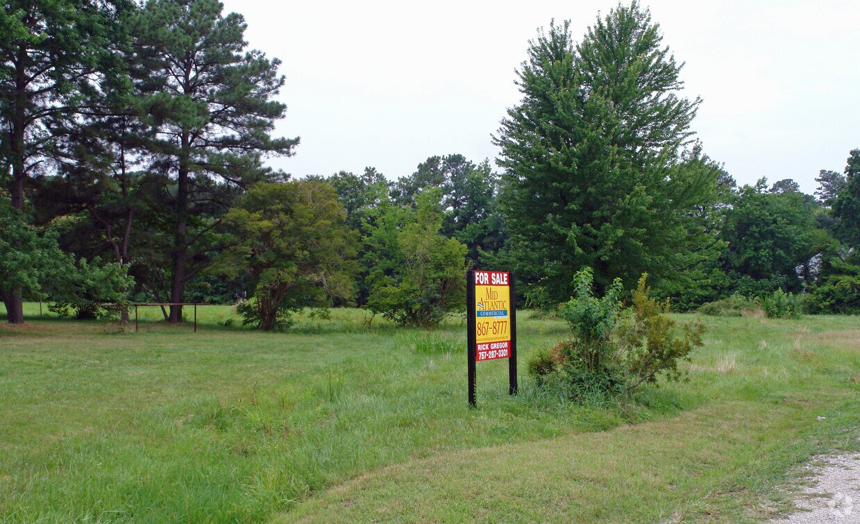 Foto principal - 70-83 Franktown Rd