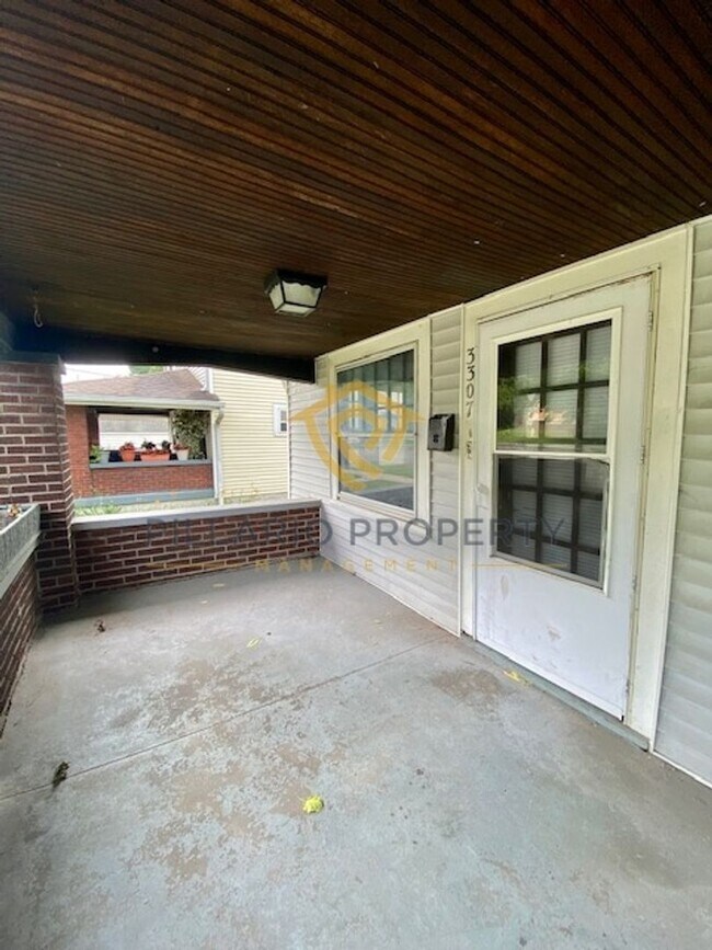 Building Photo - Brightwood, Craftsman Beauty, with 2 Bedro...