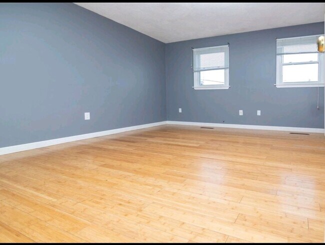 Foto del edificio - Life is better by the beach! Beach side townhouse 3bed 2.5 bath 1 garage,  master suite with priv...