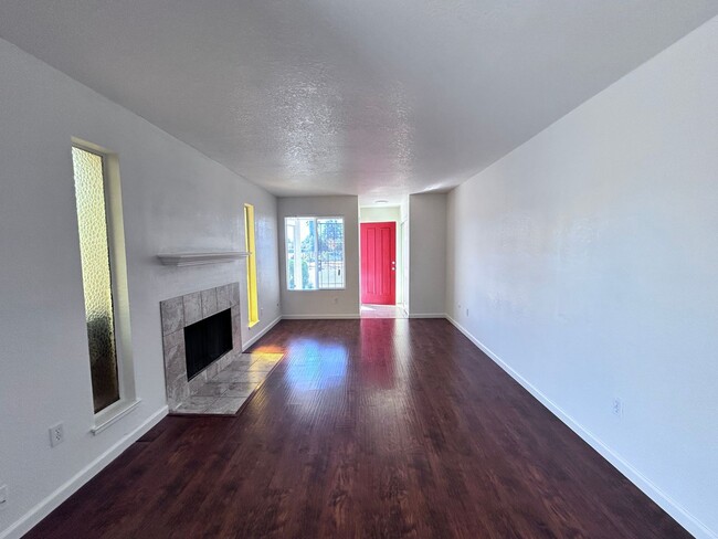 Building Photo - 3148-3150 Laurelhurst Drive