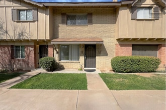 Building Photo - 6729 N 44th Ave