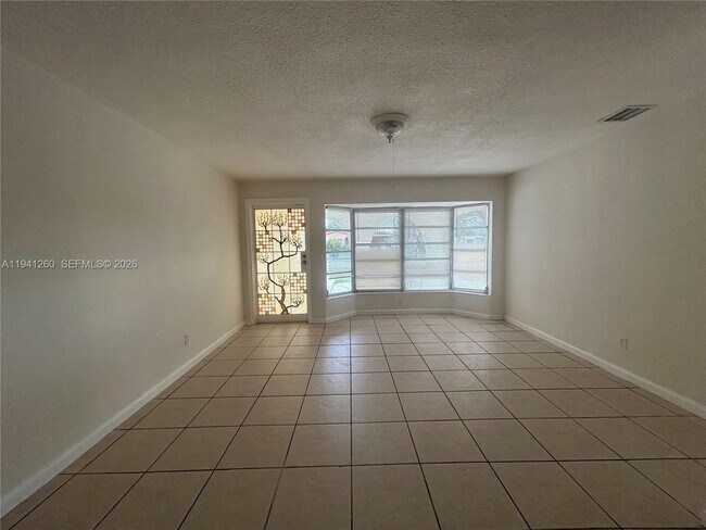 Foto del edificio - 5225 Mayo St