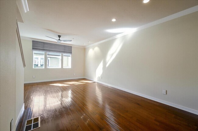 Building Photo - 102 Diamond Cove Terrace