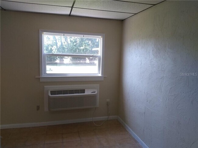Foto del edificio - 2128 Reynolds St