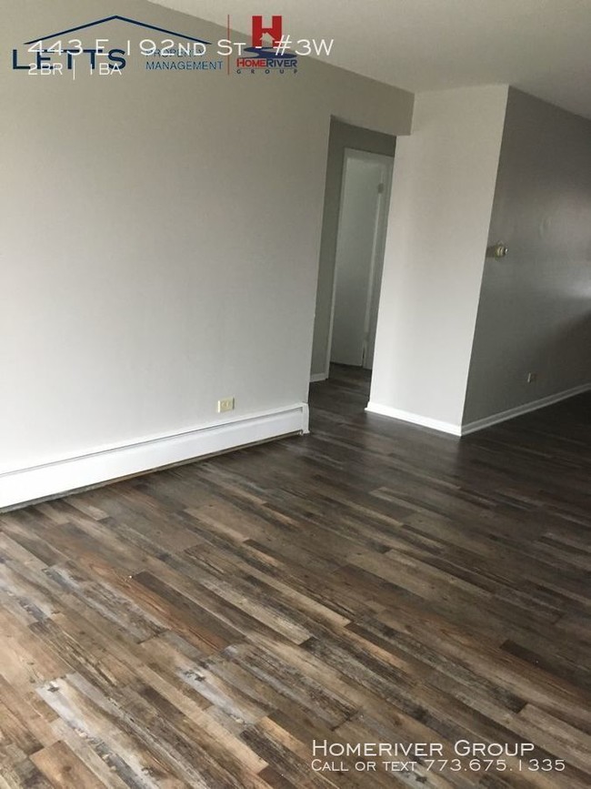 Building Photo - Beautiful 2 Bedroom Apartment- HEAT INCLUDED!