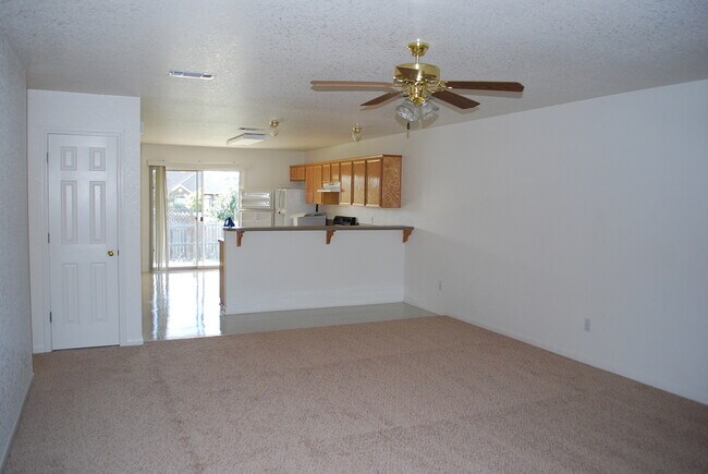 Building Photo - 2208WW