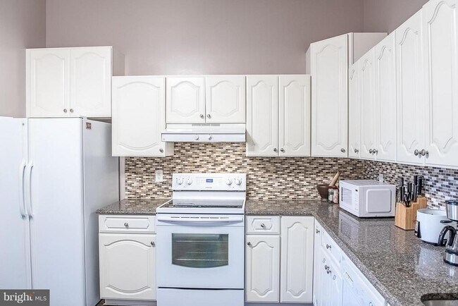 Foto del edificio - 2114 Green Watch Way