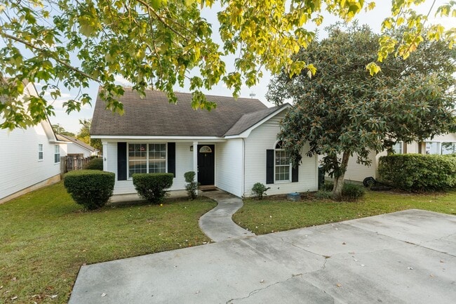 Building Photo - 3 Bedroom/2 Bath Home in Remerton