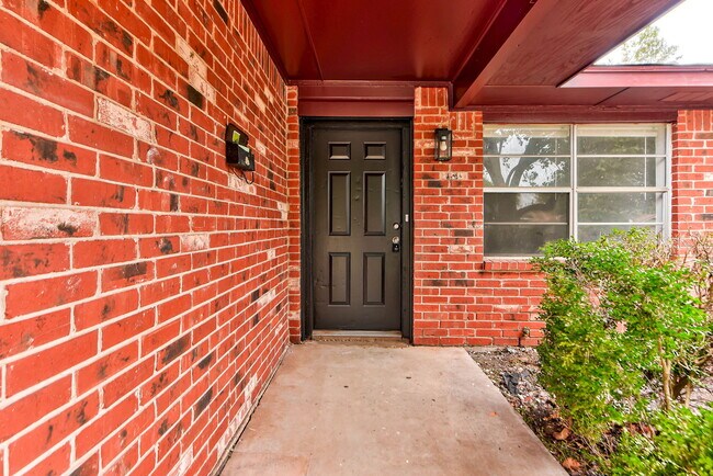 Foto del edificio - 1333 E Brooks St