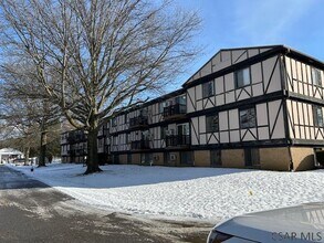 Building Photo - 545 Goucher St