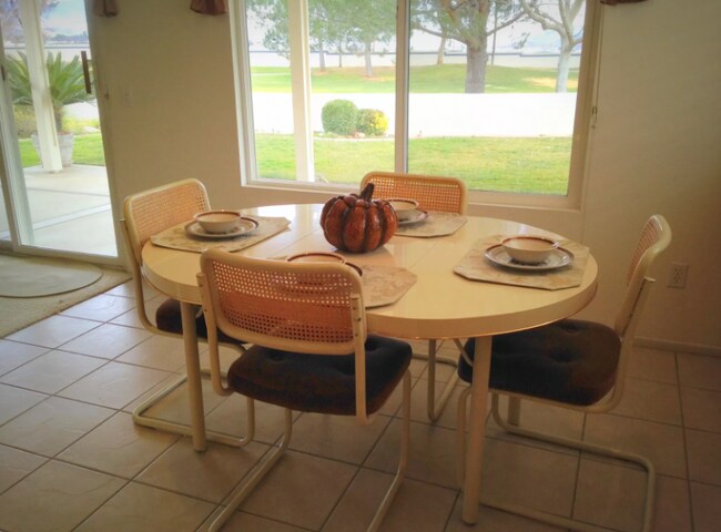 Foto del edificio - 745 Big Spring Dr