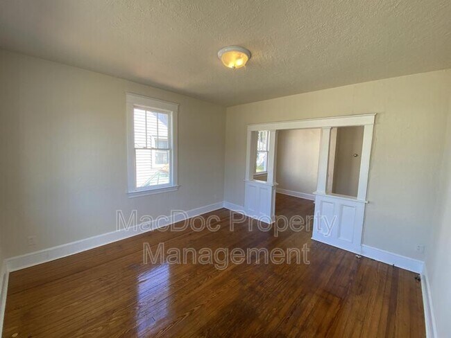 Building Photo - 110 Chatham Heights Rd