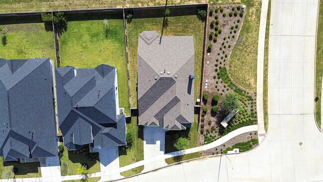 Building Photo - 7427 Compass Dr