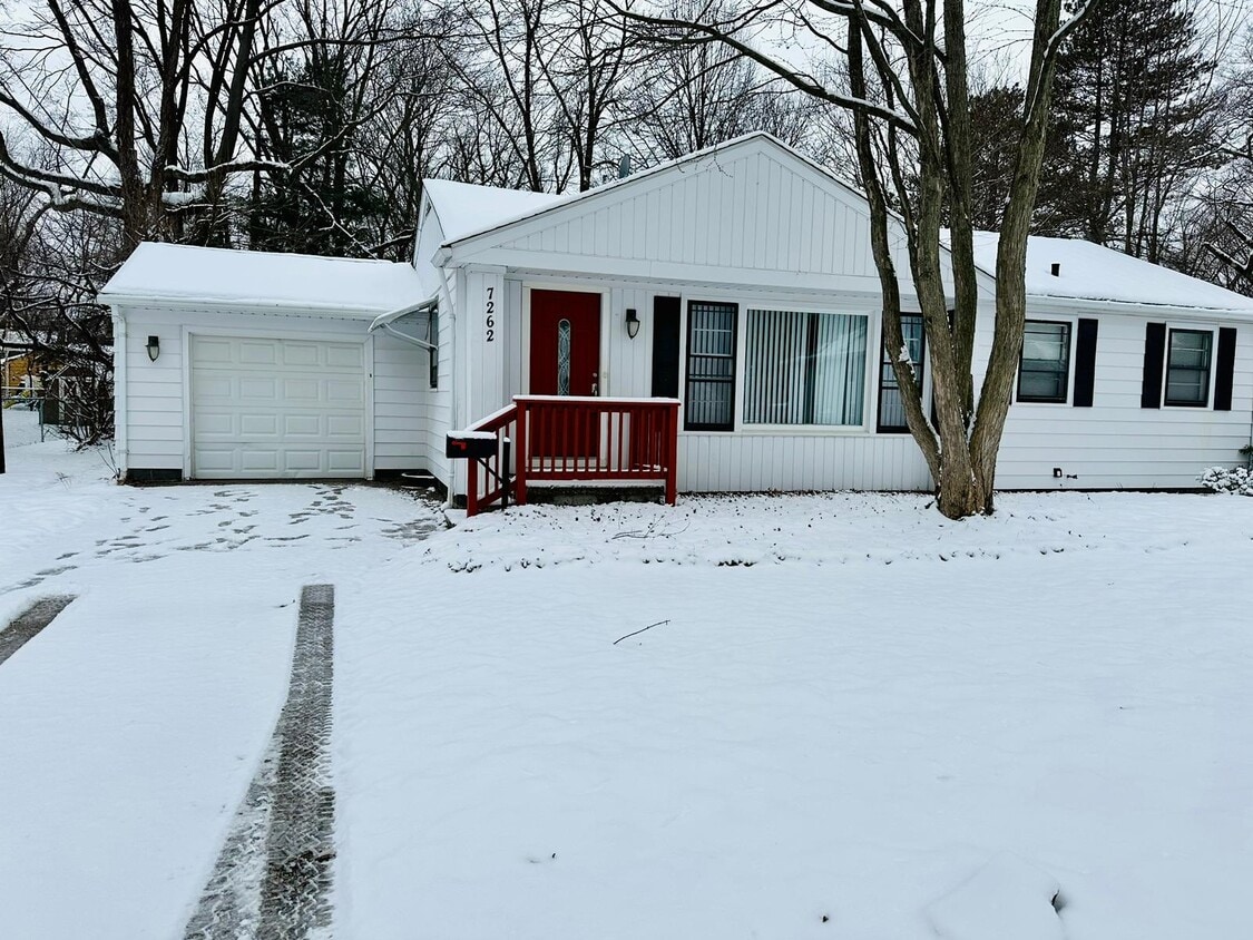 7262 Longview Ave, Mentor, OH 44060 House for Rent in Mentor, OH