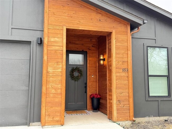 Building Photo - 853 Cypress Ln