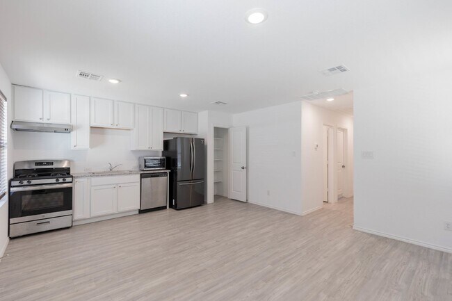 Building Photo - 14611 Southton Basin