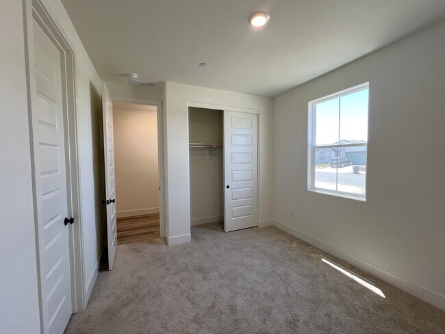 Foto del edificio - 8234 Violet Rose Ct