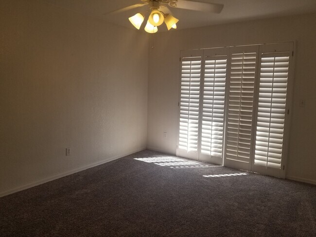 Building Photo - 1336 Vaquero Dr